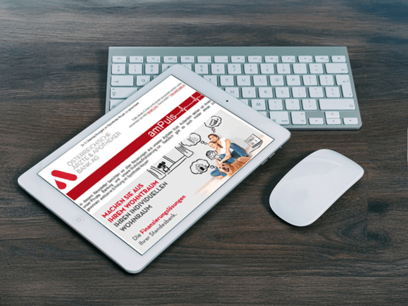 Newsletter auf hellem Tablett